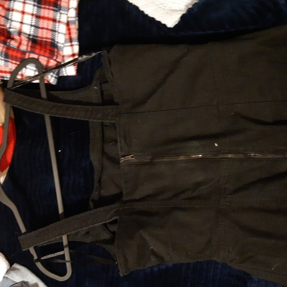 Black dress - Picture 3 of 3